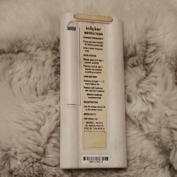 iClicker+ White Remote Control - Picture 2 of 2